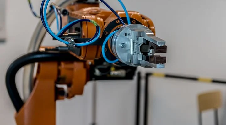 automatyka przemysłowa, budowa maszyn, laserowe cięcie blach, programowanie robotów, relokacja maszyn